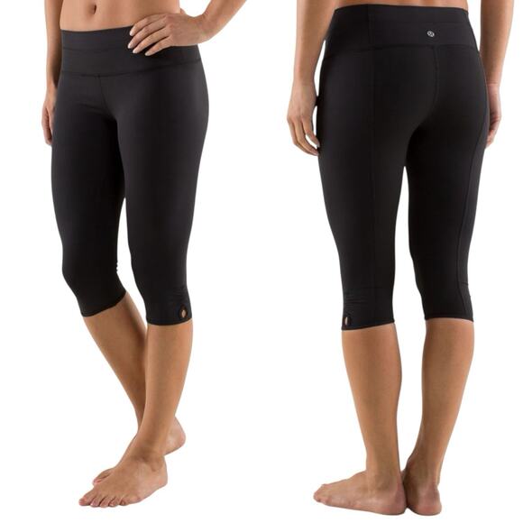 lululemon athletica Pants - Lululemon Bandha Knee-Length Crop Leggings Black Yoga‎ Mid-Rise Luxtreme Size 4
